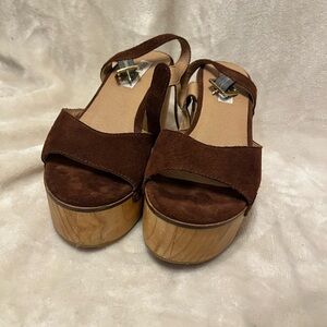 Steve Madden Brown Suede Wooden Platform Sandals